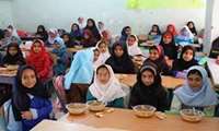 برگزاری مراسم زنگ سلامت غذا و توزیع صبحانه سلامت در یکی از مدارس حاشیه شهر زاهدان